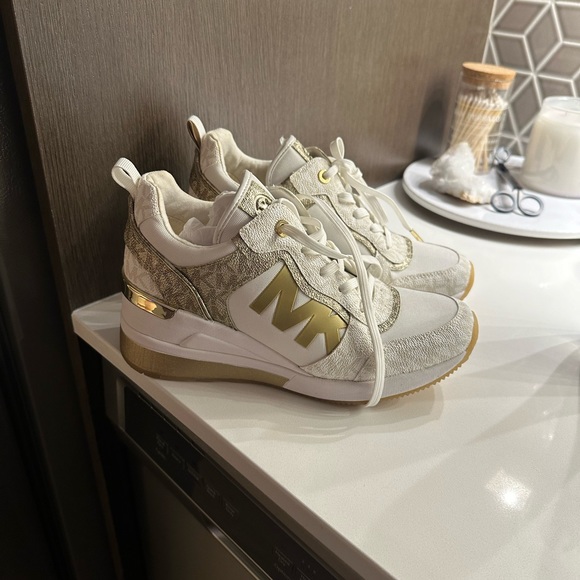 Michael Kors shoes - Picture 1 of 2